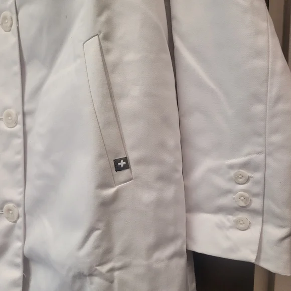 FIGS Lab Coat - Picture 11 of 15